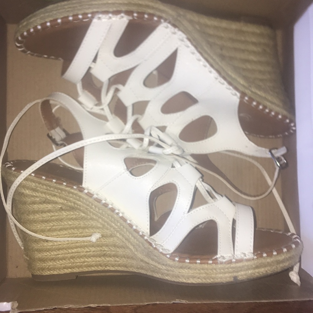 White Wedges